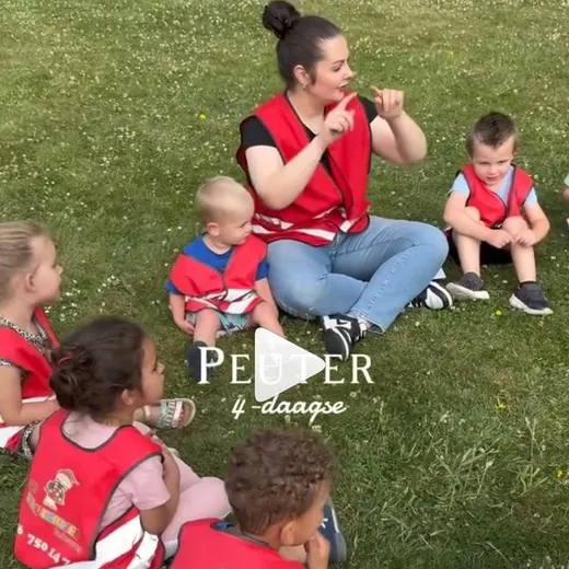 Kinderen lopen de vierdaagse