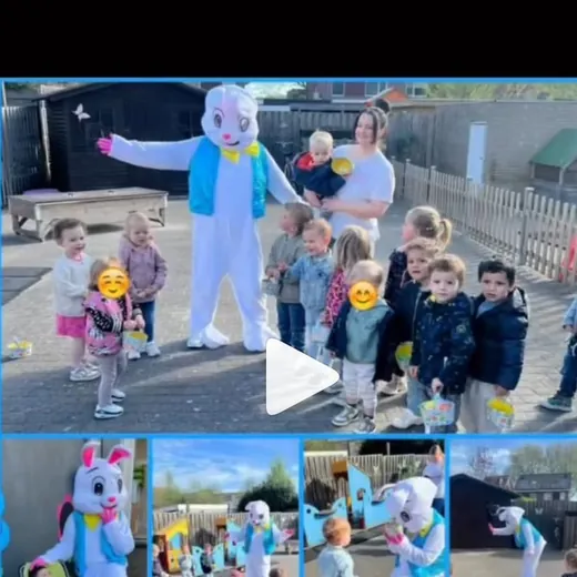 De paashaas op bezoek op de speelplaats